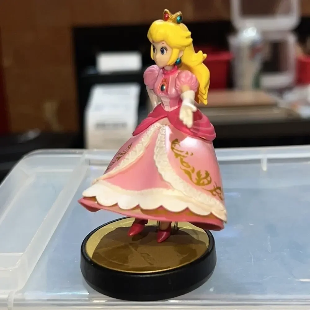PEACH amiibo (Super Smash Bros Series)